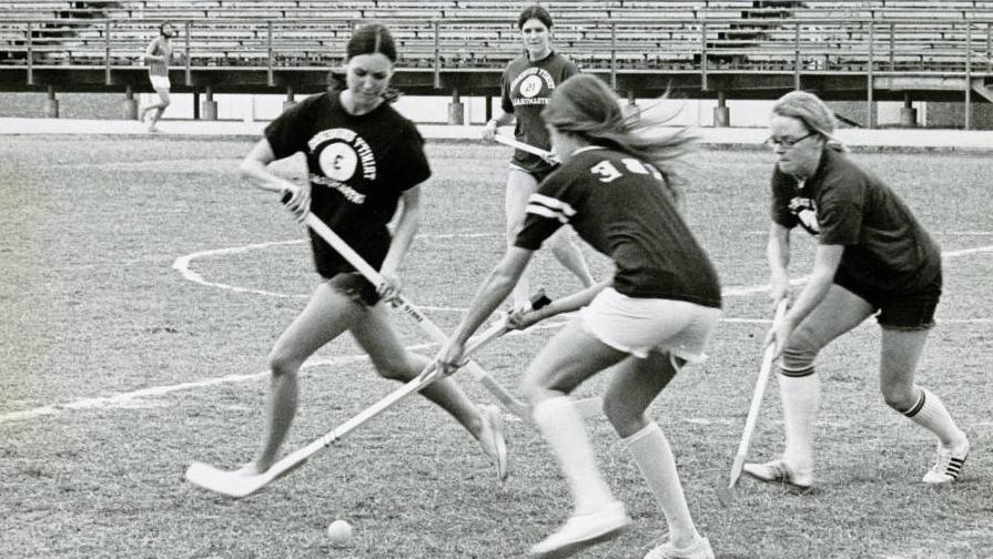 1980年前后，赌博娱乐平台网址大全女子曲棍球队